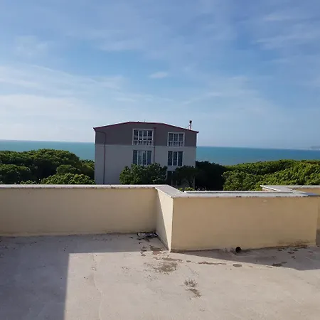 Family Apartament Golem (Tirana)